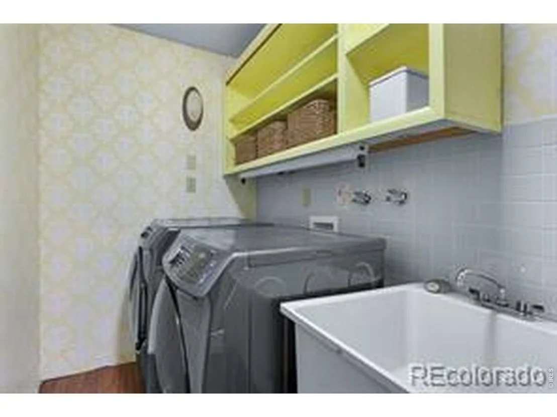 Photo of 746 Riverside Dr
