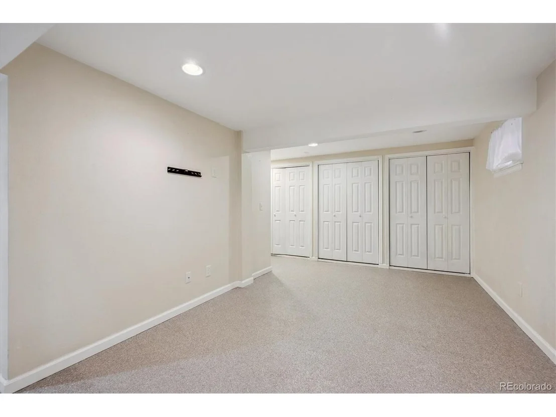 Photo of 6687 Devinney Ct