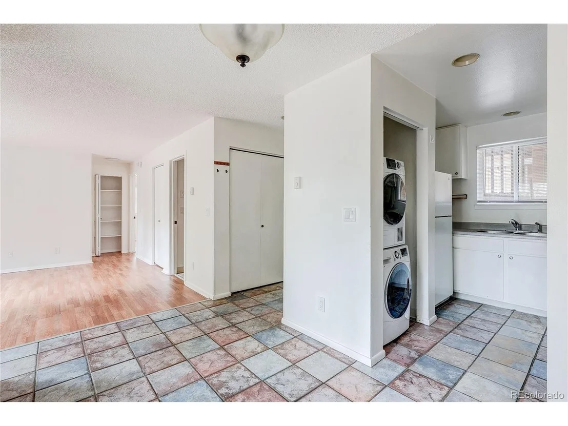 Photo of Unit 1B at 3065 30th St