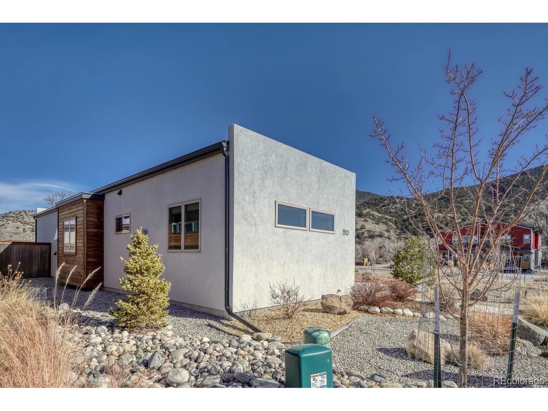 Photo of 330 Two Rivers Rd