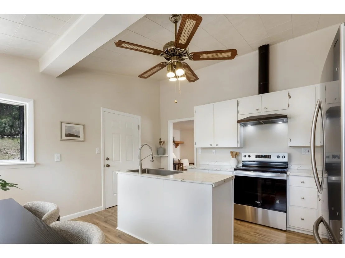 Photo of 465 Deer Ln