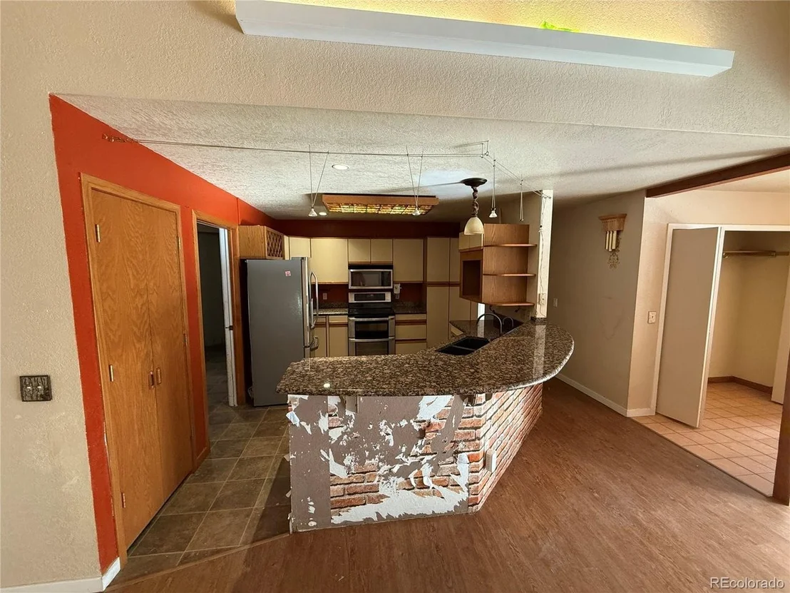 Photo of 663 Aspen Rd