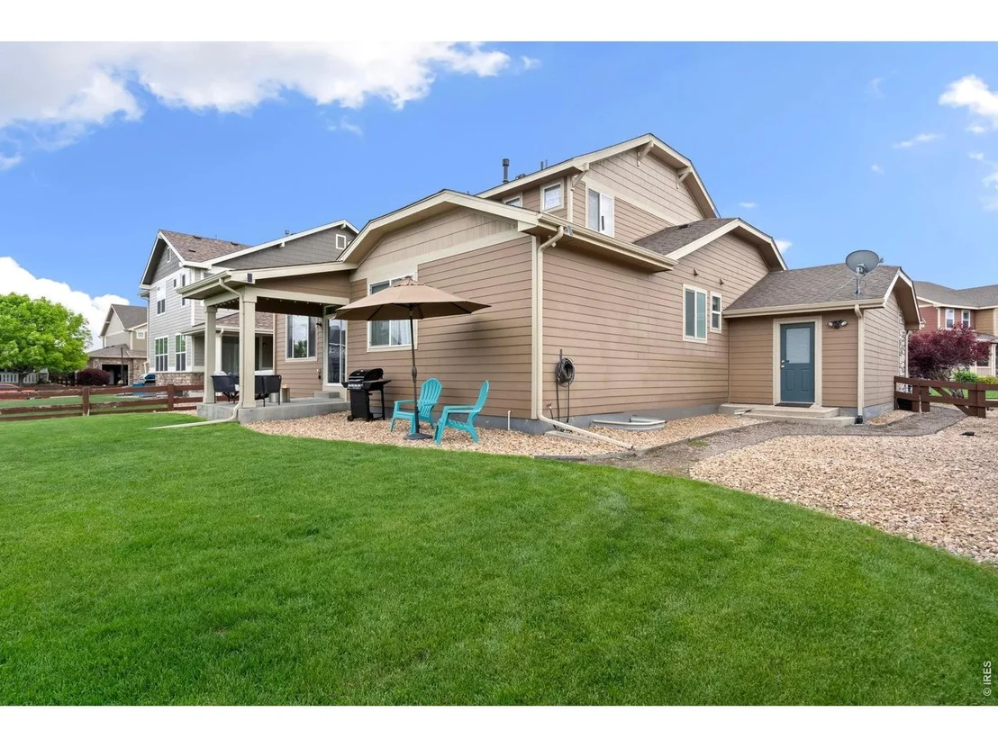 Photo of 2084 Bayfront Dr