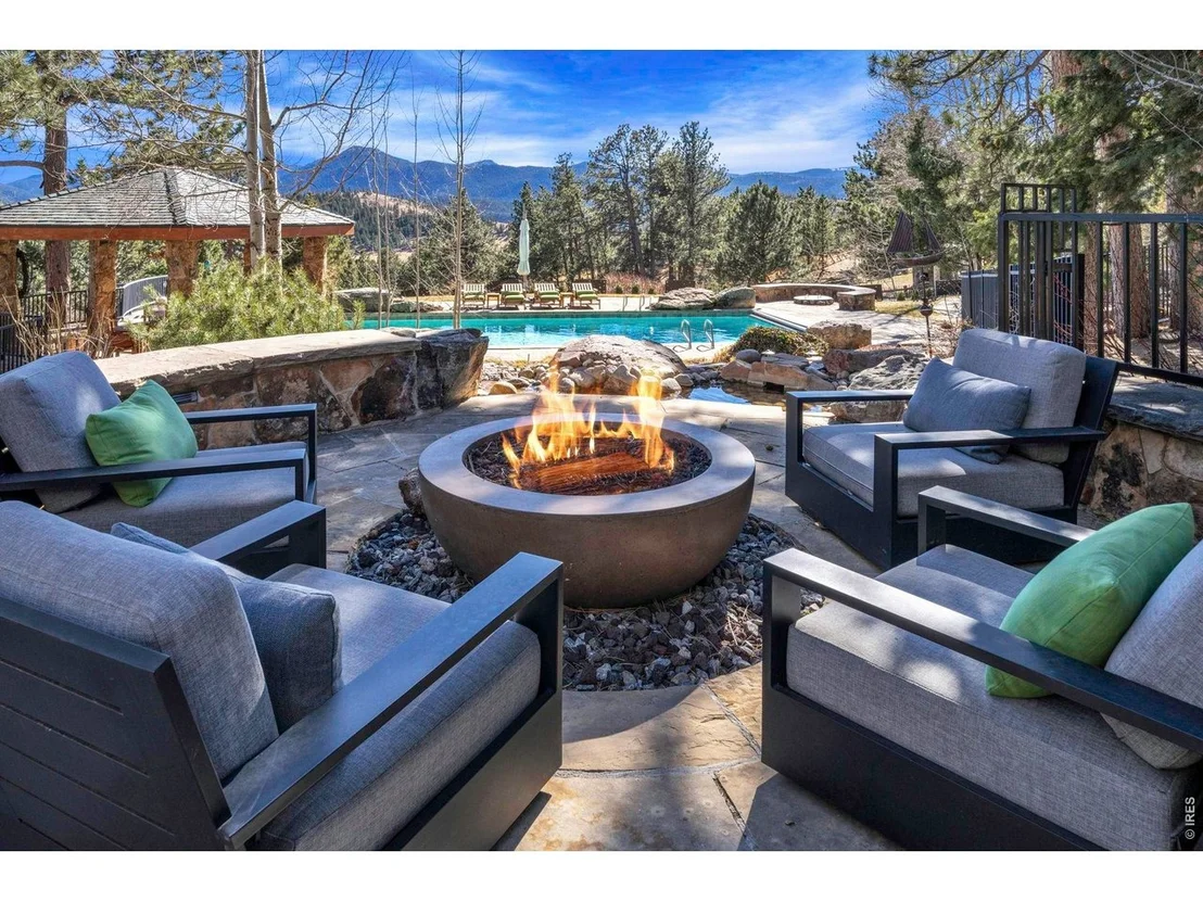 Photo of 7321 Flagstaff Rd