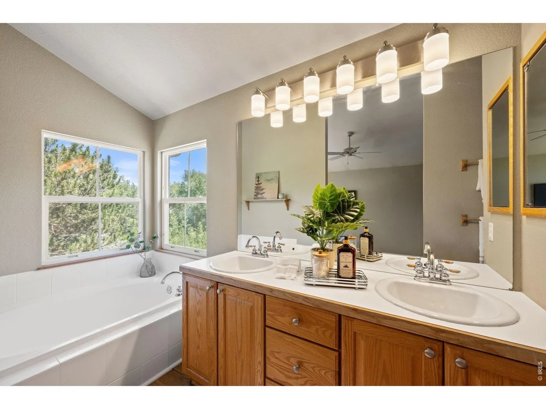 Photo of 339 Lodgewood Pt