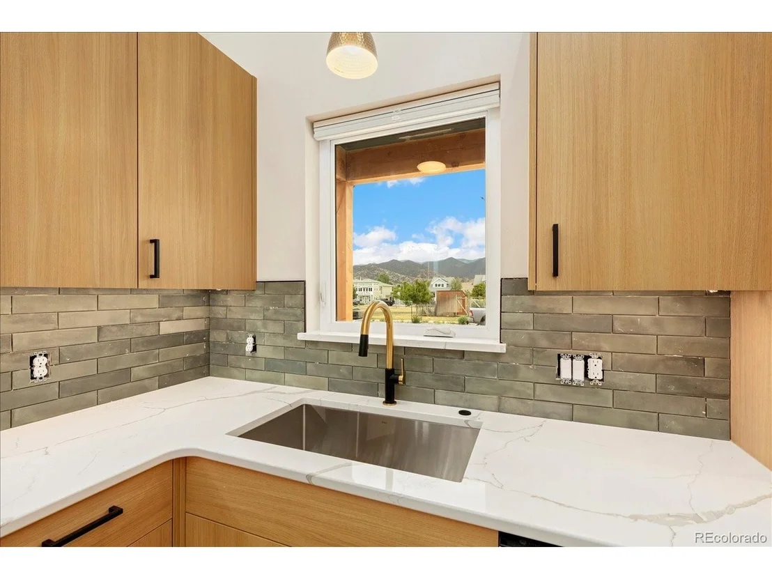 Photo of 140 Mesa View Ln