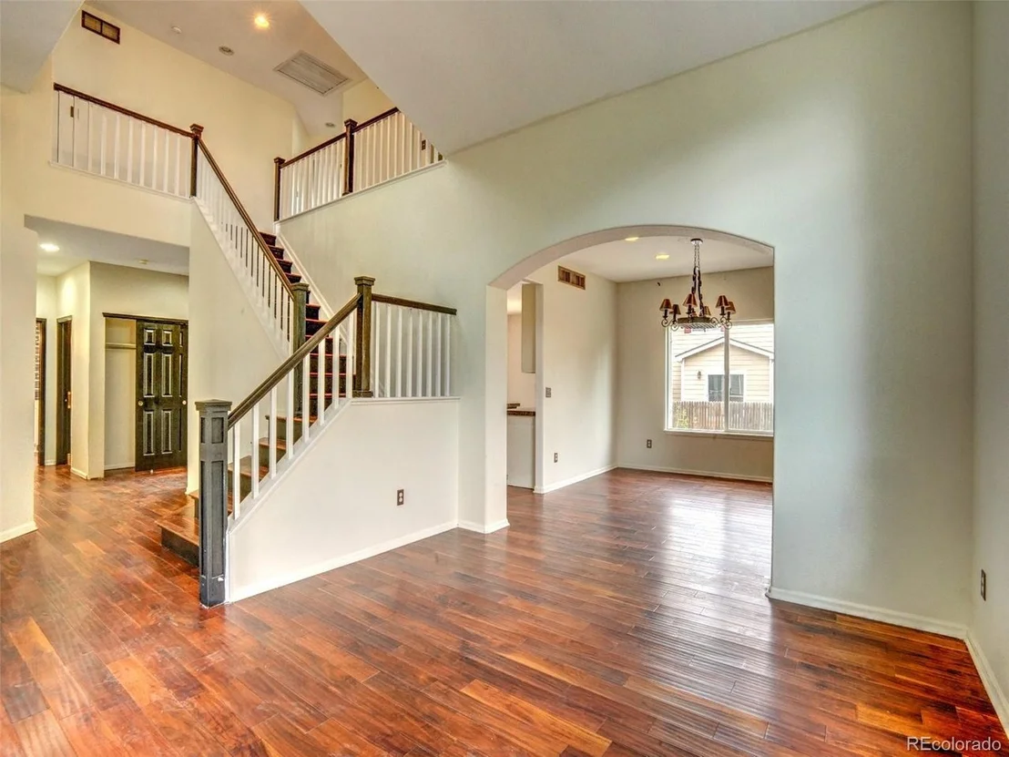 Photo of 5869 Scenic Ave