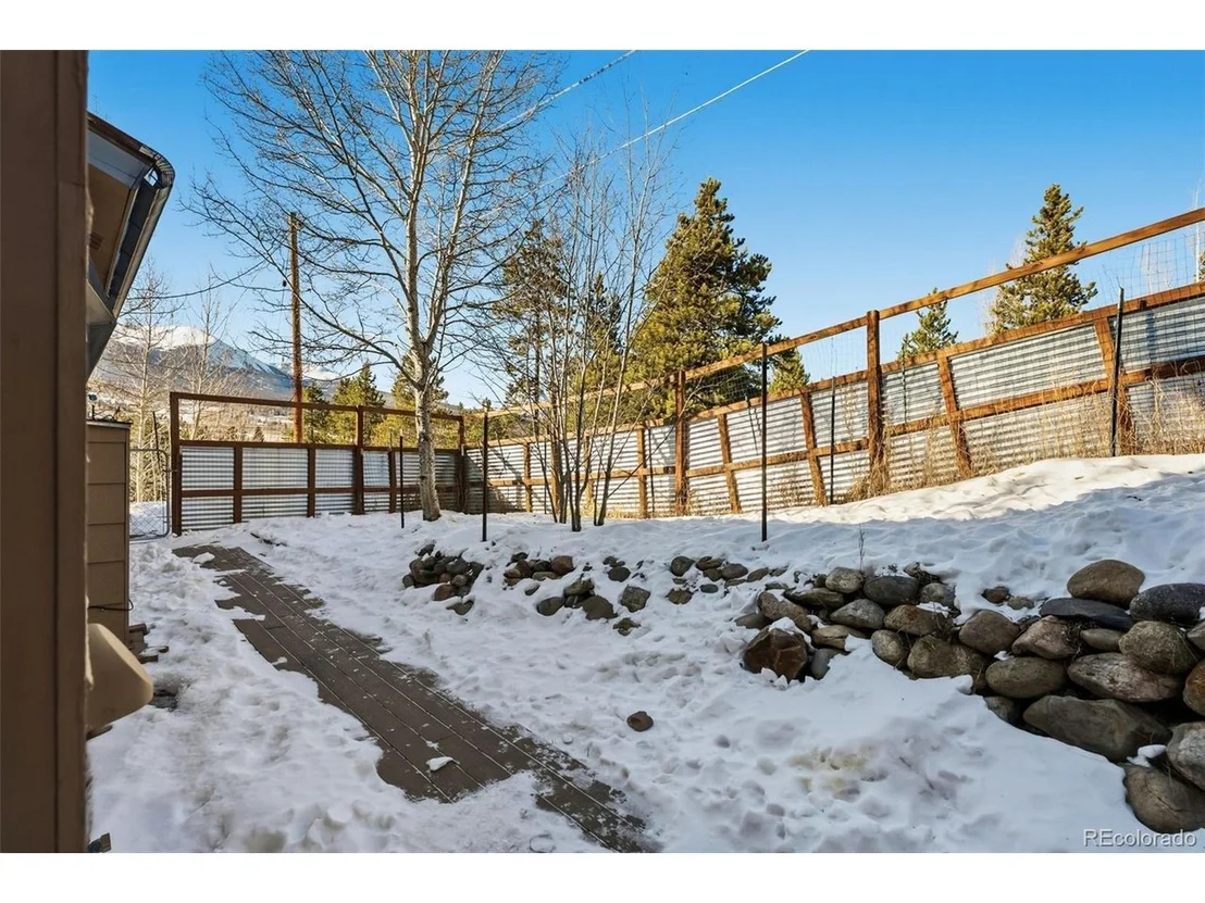 Photo of 277 G Rd