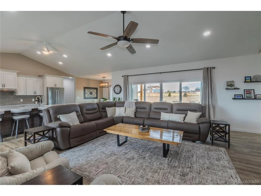 Photo of 6798 Lakeside Cir