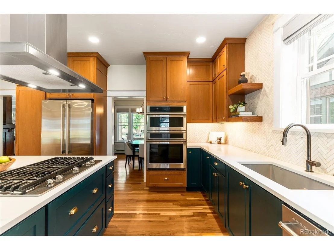 Photo of 622 Cook St