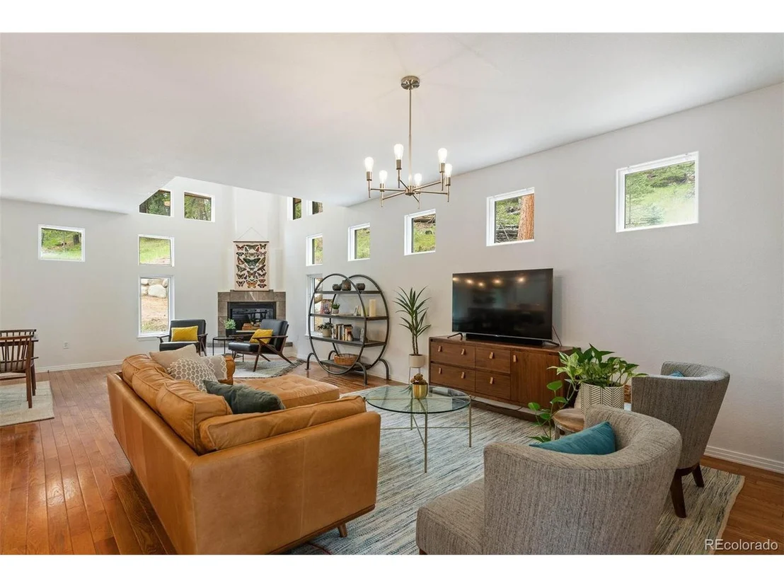 Photo of 7102 Pinewood Dr
