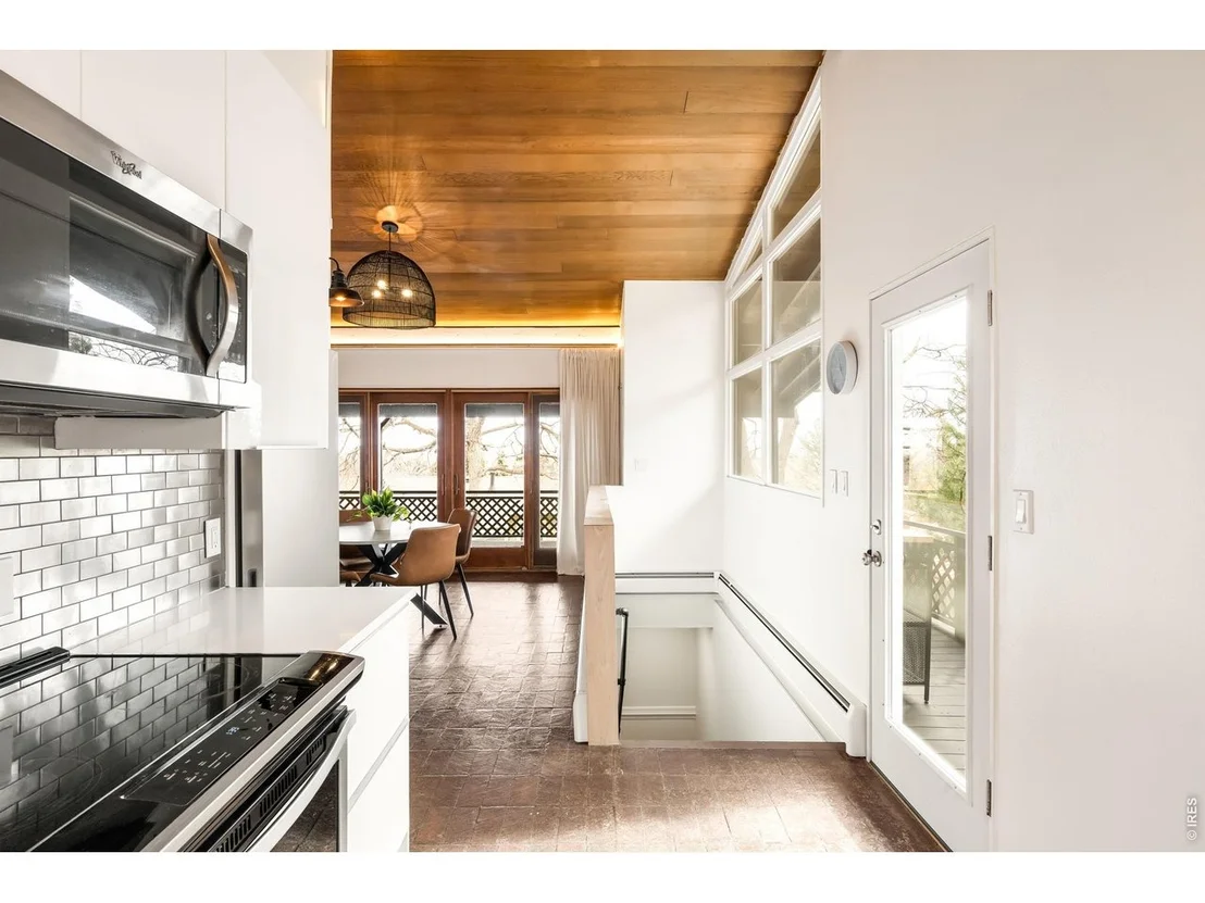Photo of 300 Forest Ave
