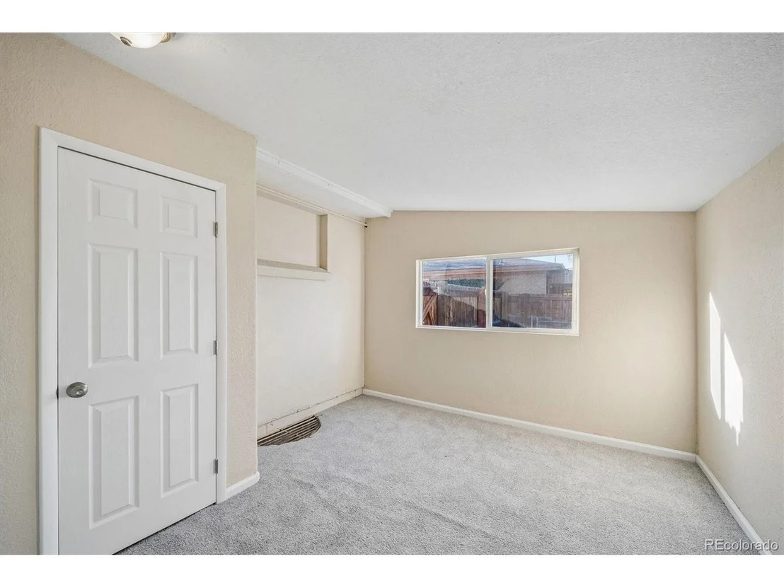 Photo of 3065 Wheeling St