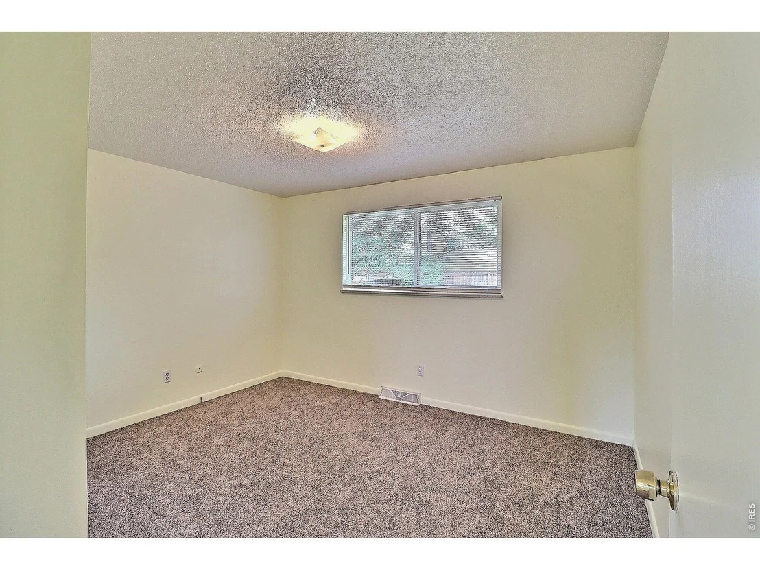 Photo of 3011 Lakeside Dr