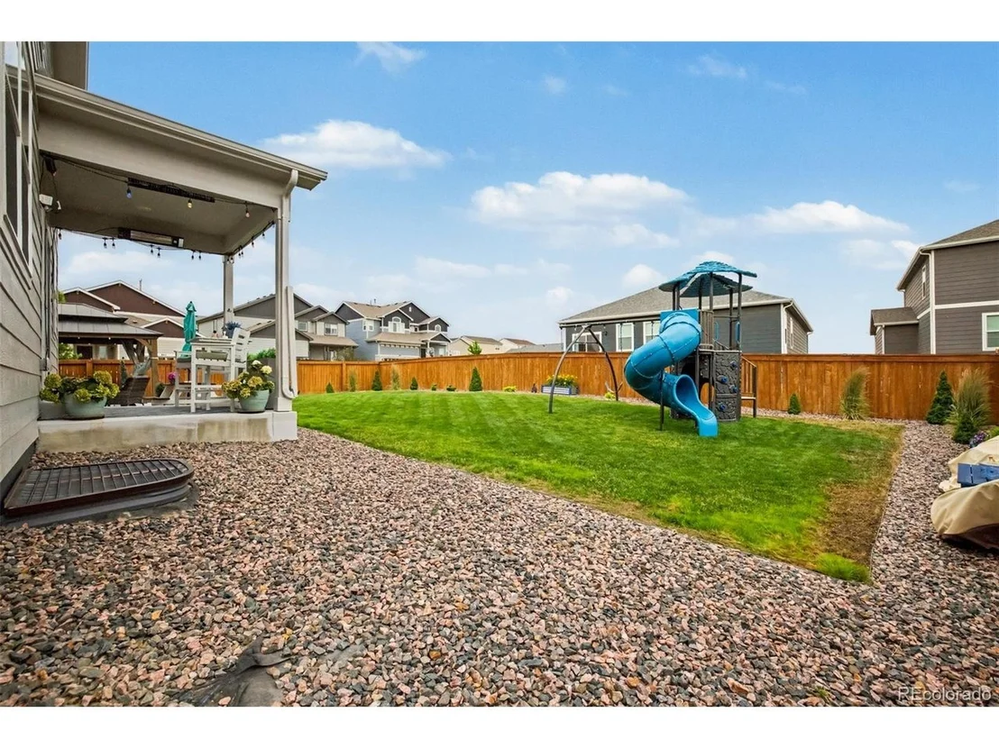 Photo of 1244 Lily Mountain Rd