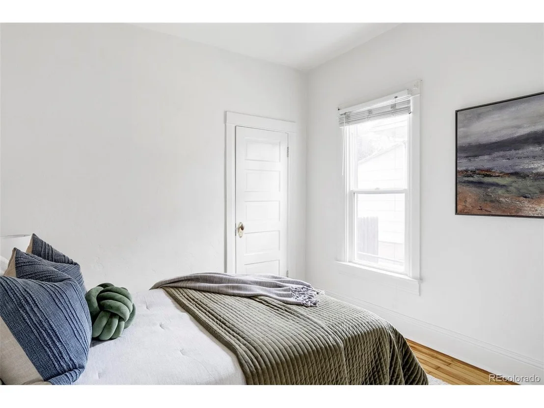 Photo of 1381 Perry St