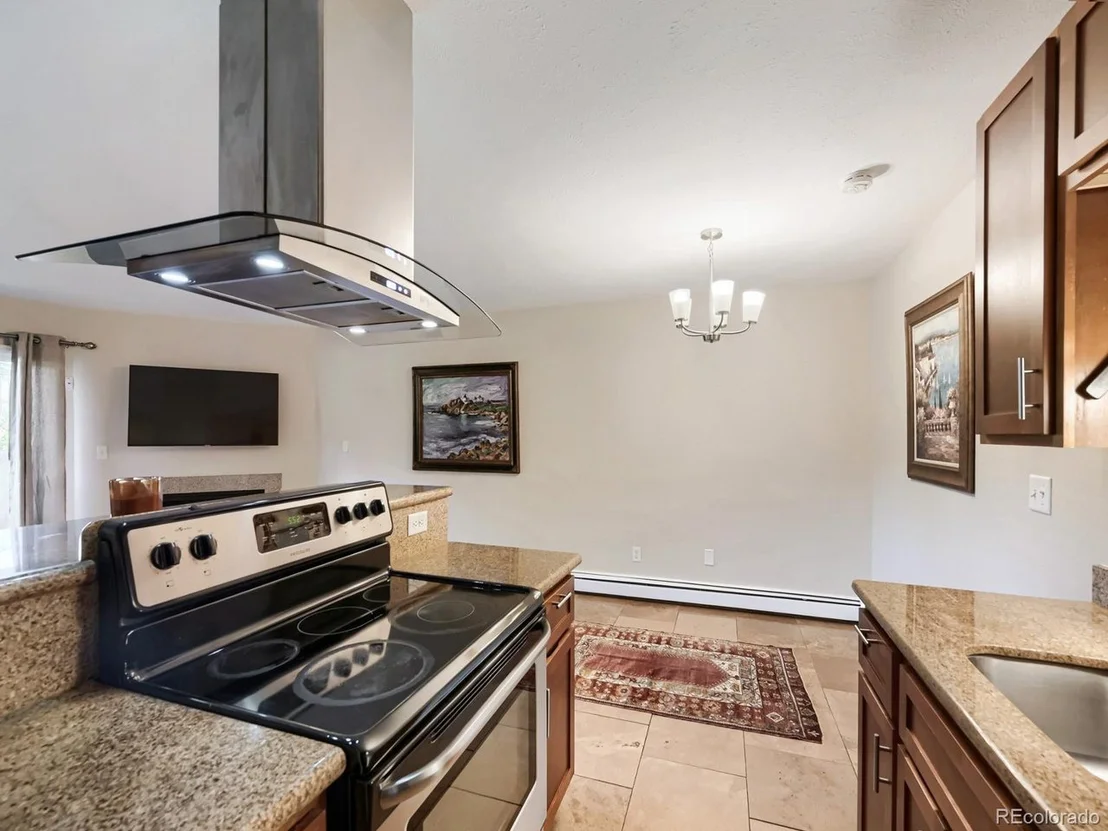 Photo of Unit 8 at 695 Manhattan Dr