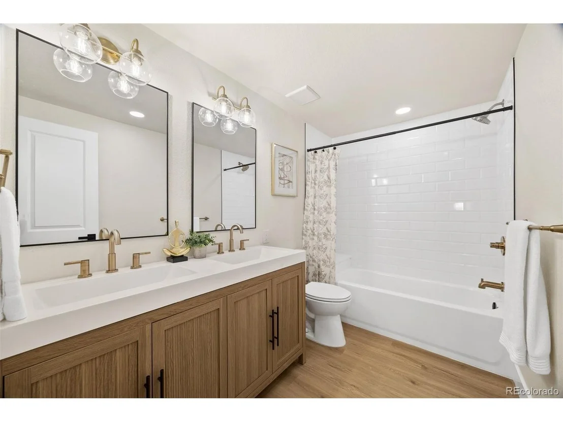 Photo of 8162 Field Cir