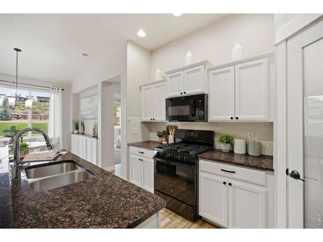 Photo of 2047 Bayfront Dr