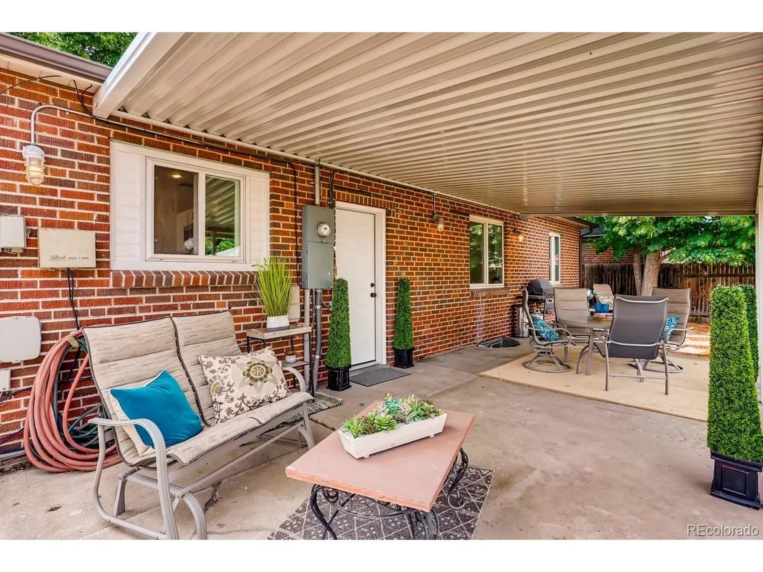 Photo of 2900 Elm St