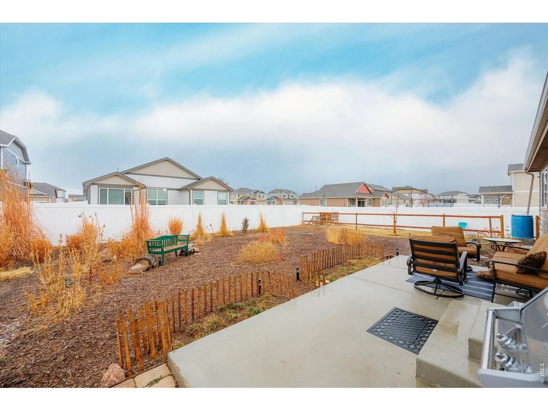 Photo of 970 Greenbrook Dr