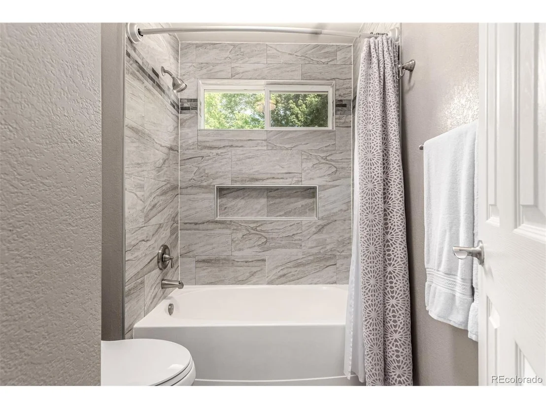 Photo of 392 Driftwood Cir