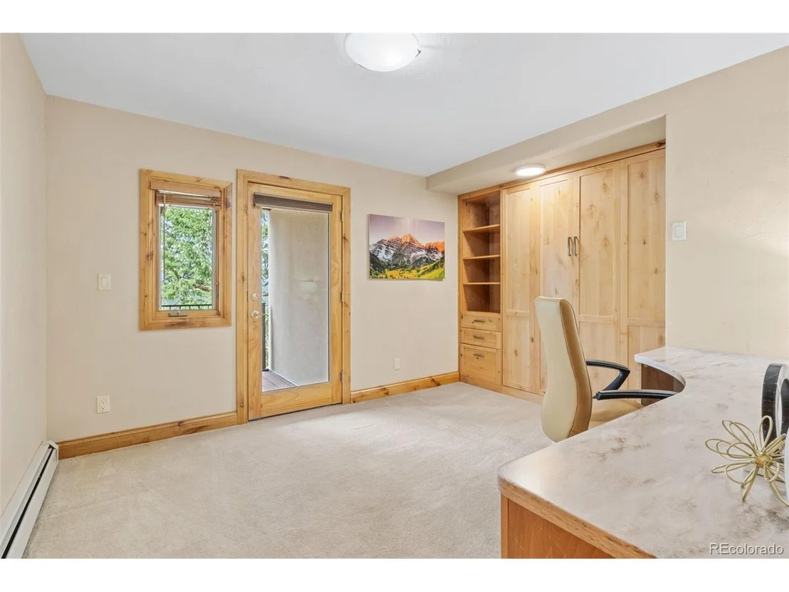 Photo of 27400 Overlook Dr