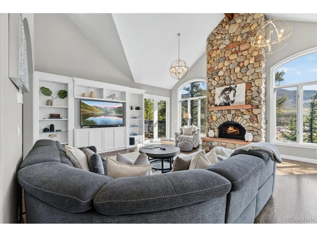 Photo of 162 High Meadow Dr