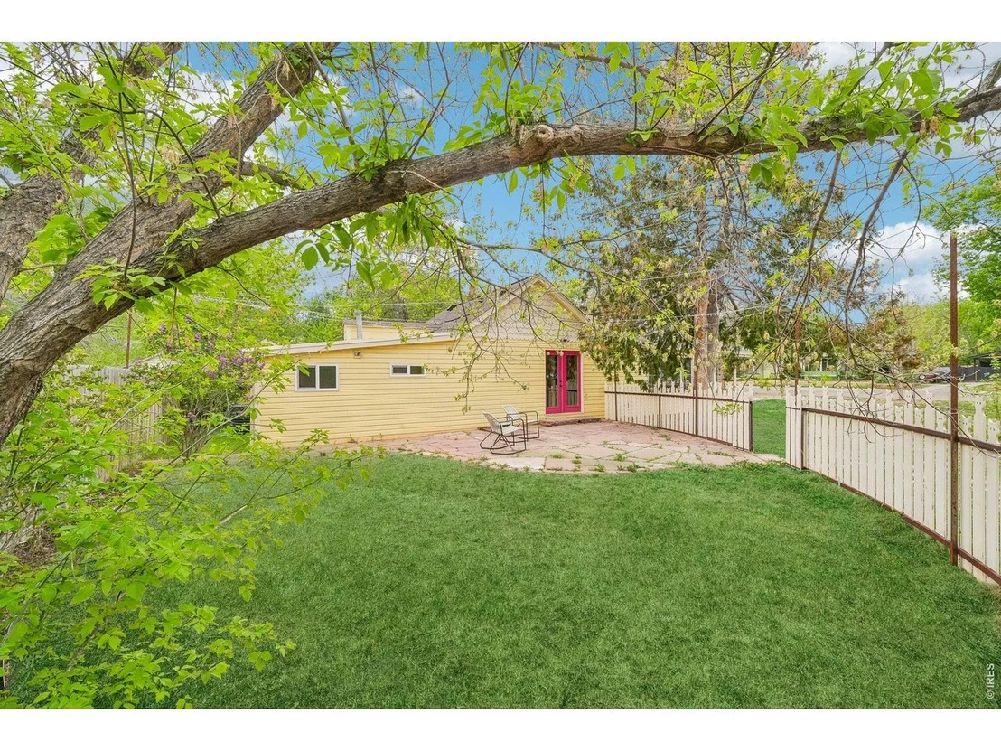 Photo of 205 5th Ave