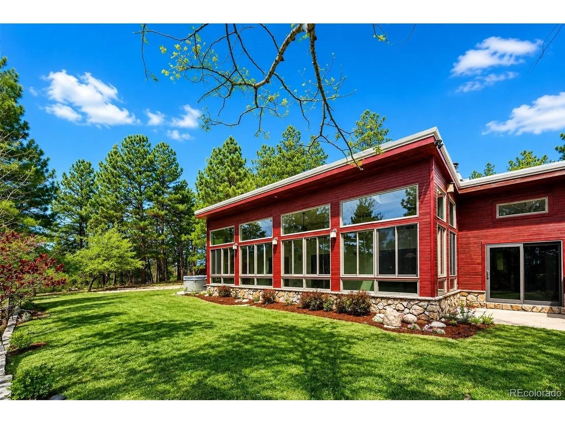 Photo of 720 N Bluff Dr