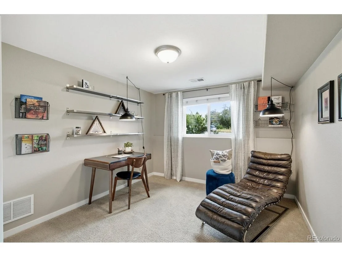 Photo of 7861 Robin Ln