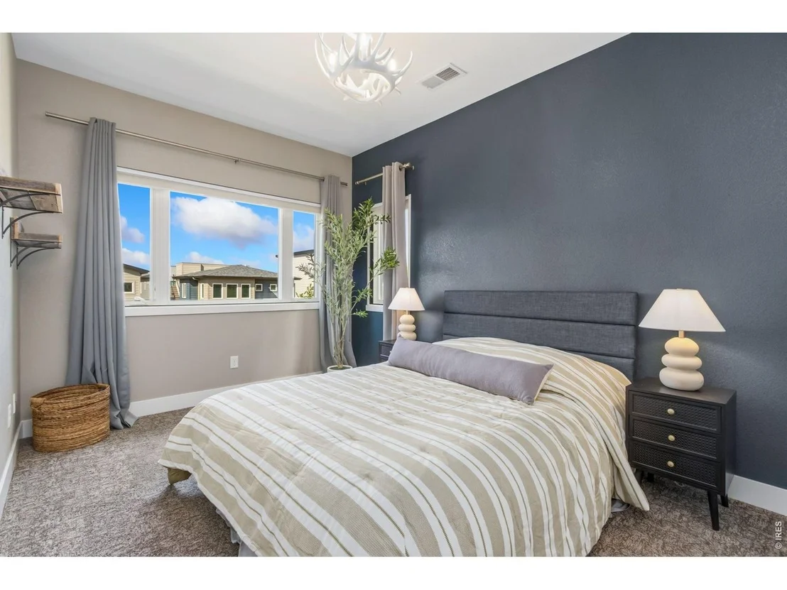 Photo of 345 Pascal St