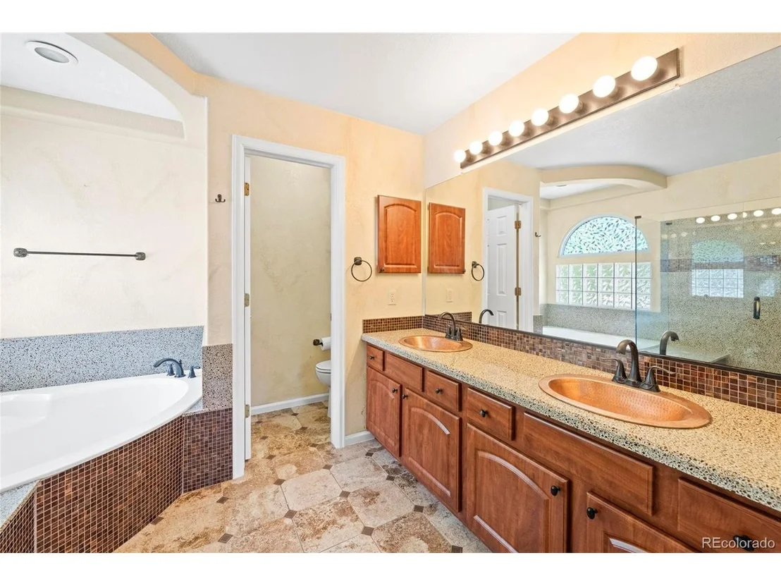 Photo of 6846 Edgewood Way