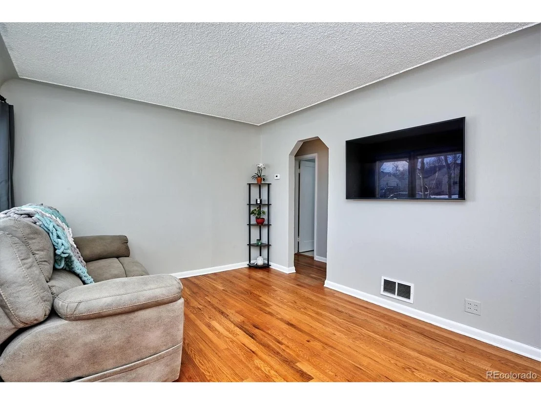 Photo of 1733 Newark St