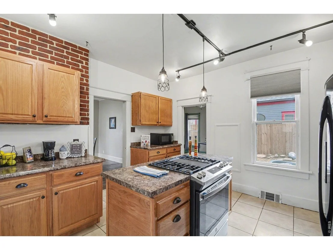 Photo of 1121 12th Ave