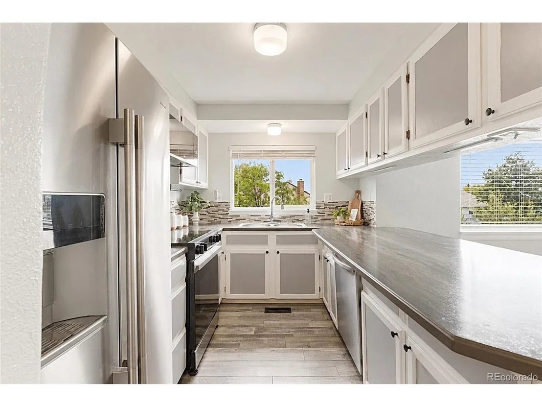 Photo of 216 Jefferson Dr