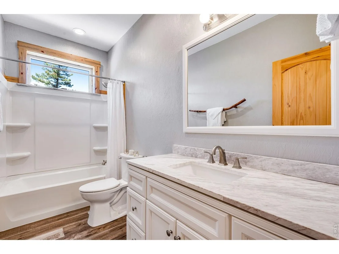 Photo of 80 Lookout Dr