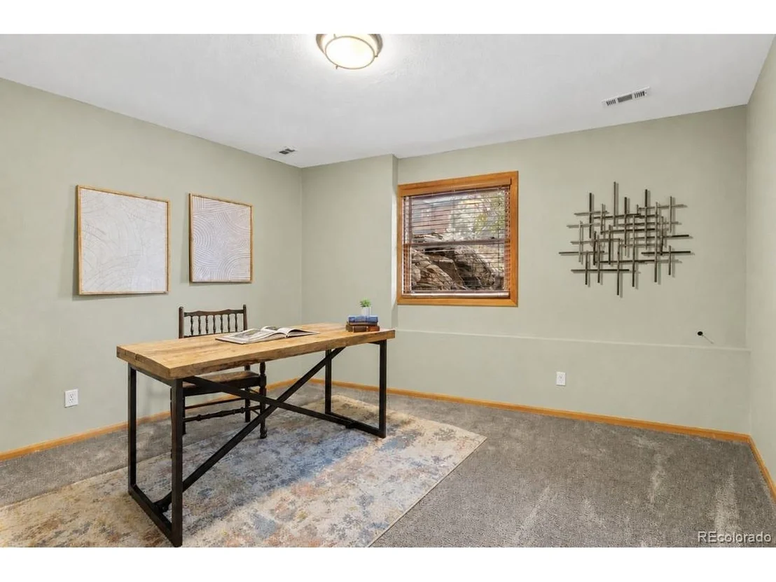 Photo of 745 N Pine Dr