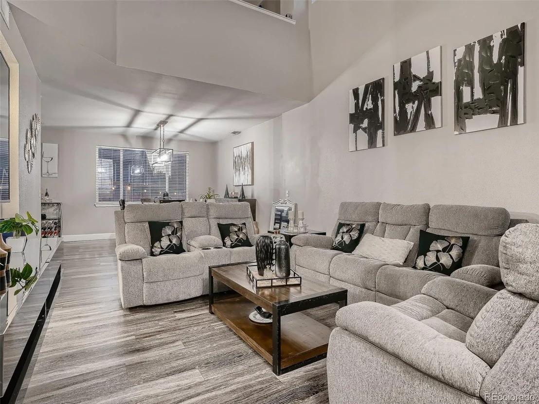 Photo of 10047 Crystal Cir