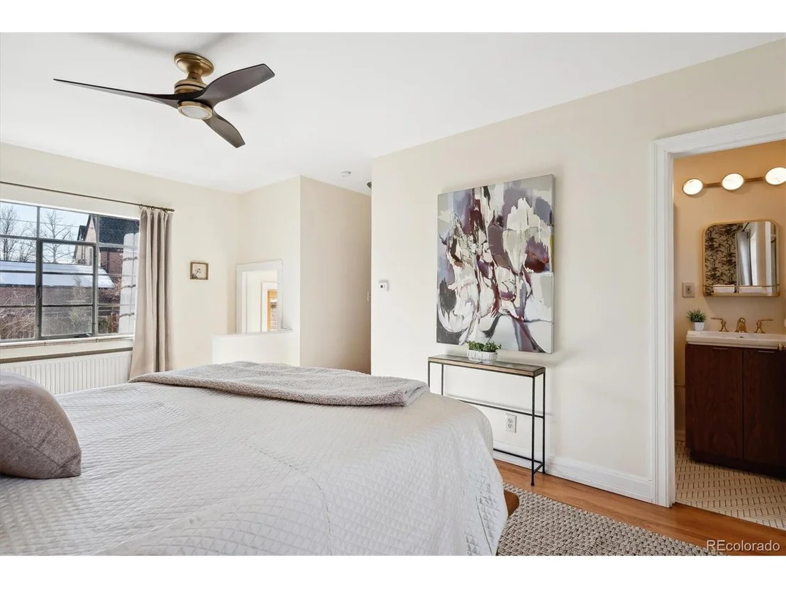 Photo of 2222 Locust St