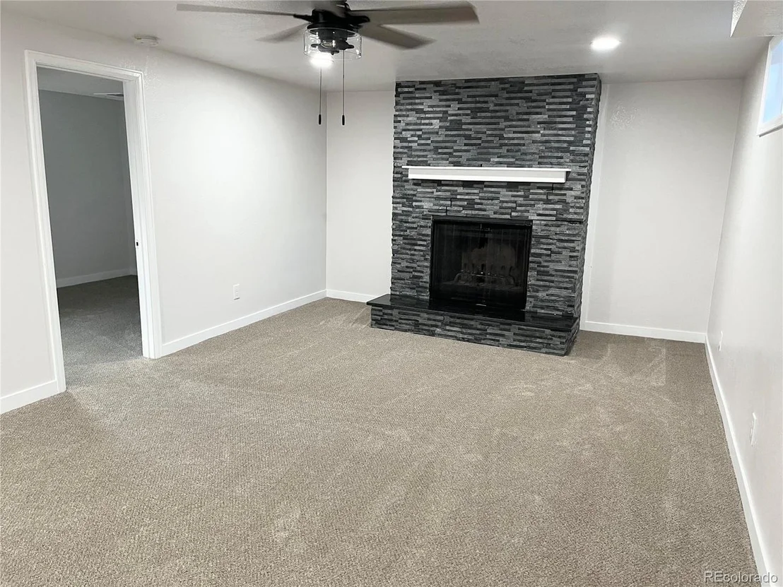 Photo of 376 Helena Cir