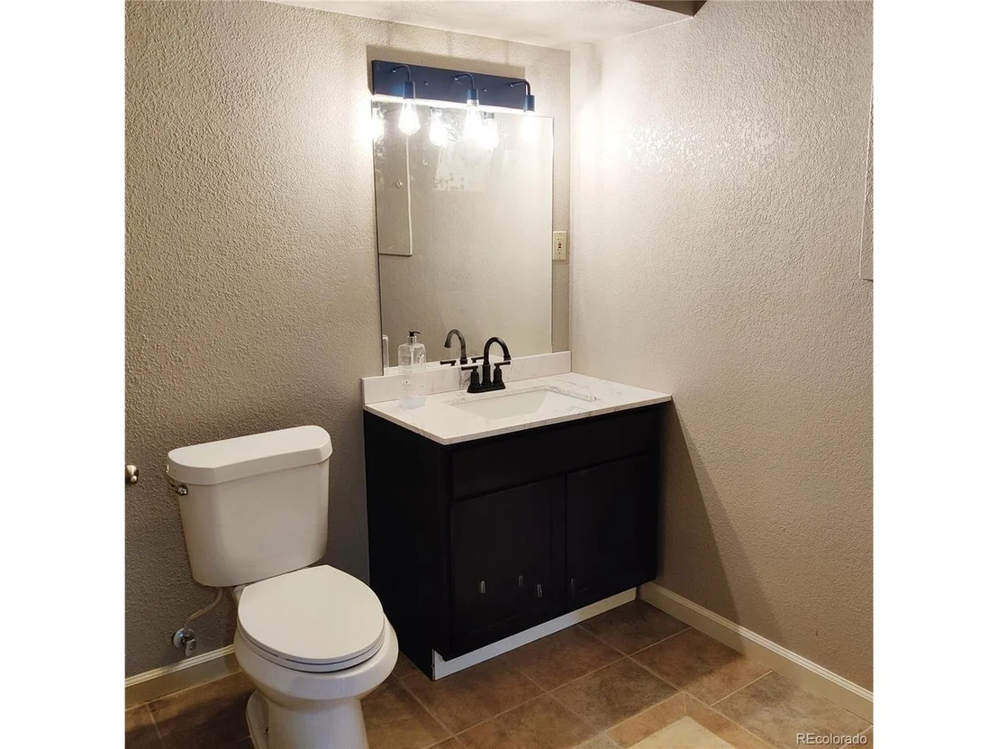 Photo of 12043 Ivanhoe Cir