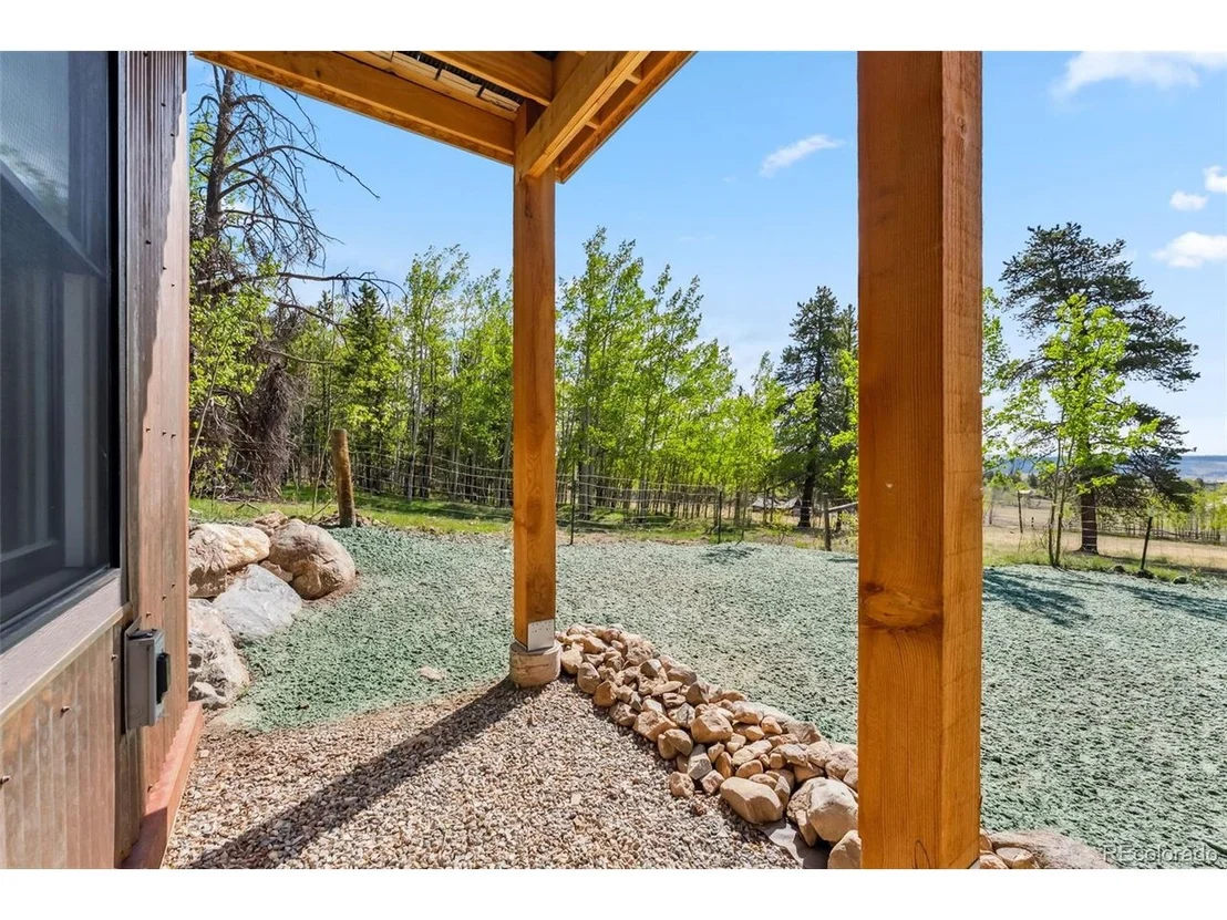Photo of 372 Park View Dr