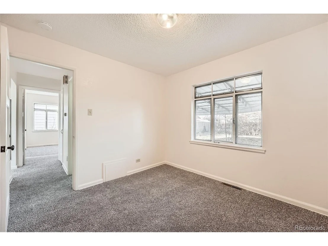 Photo of 1975 S Hooker Cir