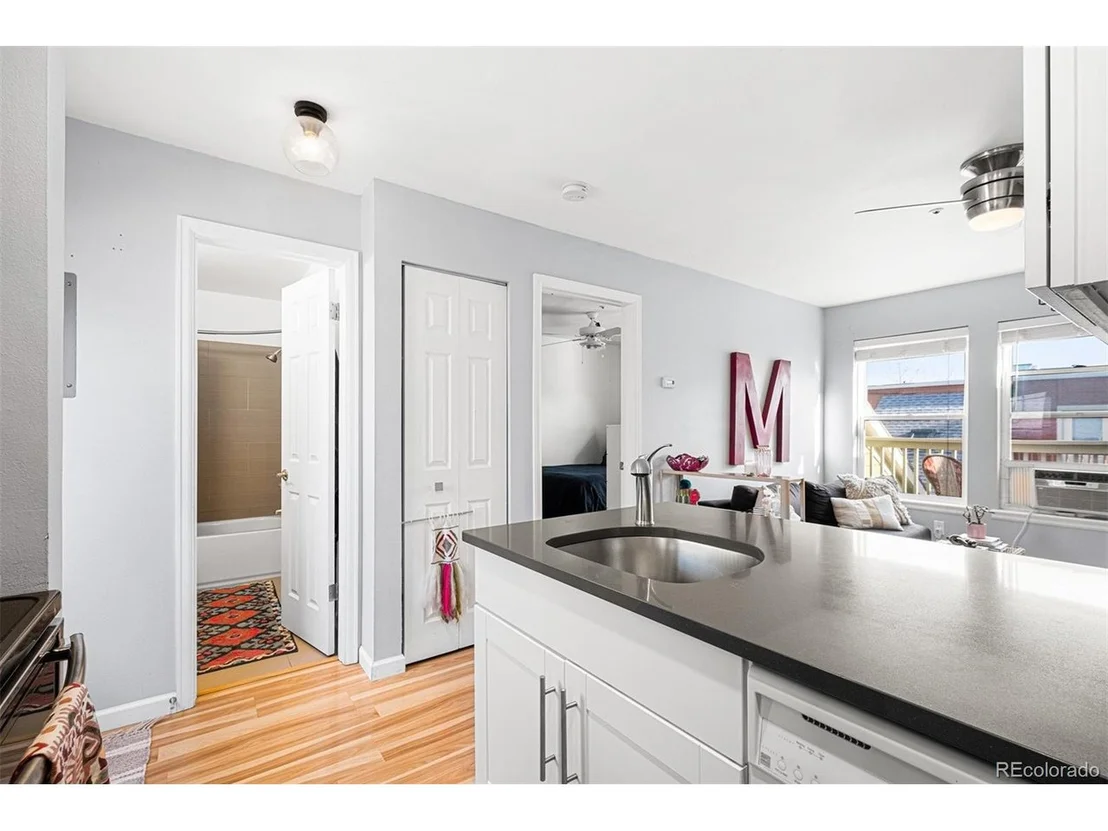 Photo of Unit 20 at 3025 Broadway St