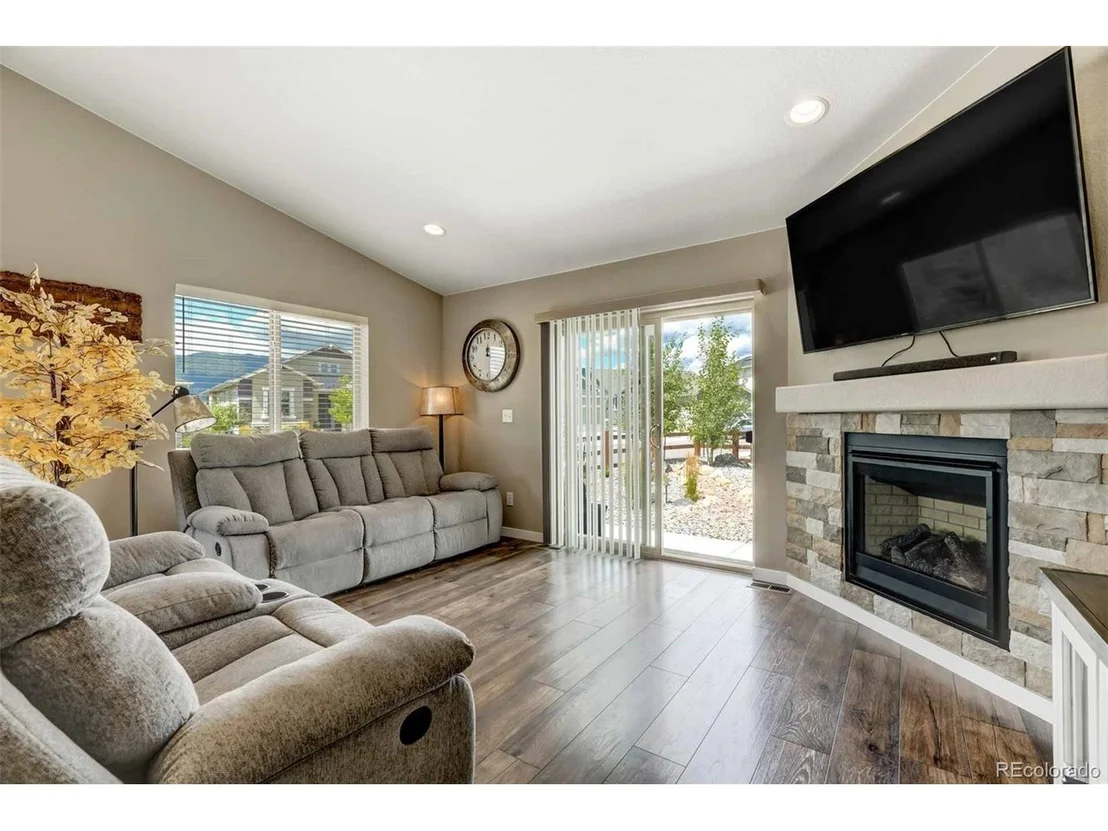 Photo of 2584 Lakes Edge Dr
