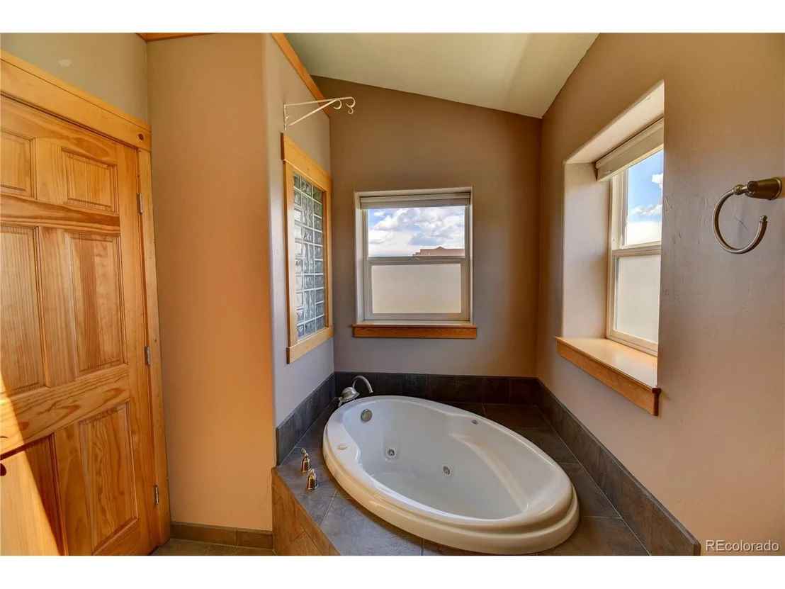 Photo of 8250 Windmill Ln