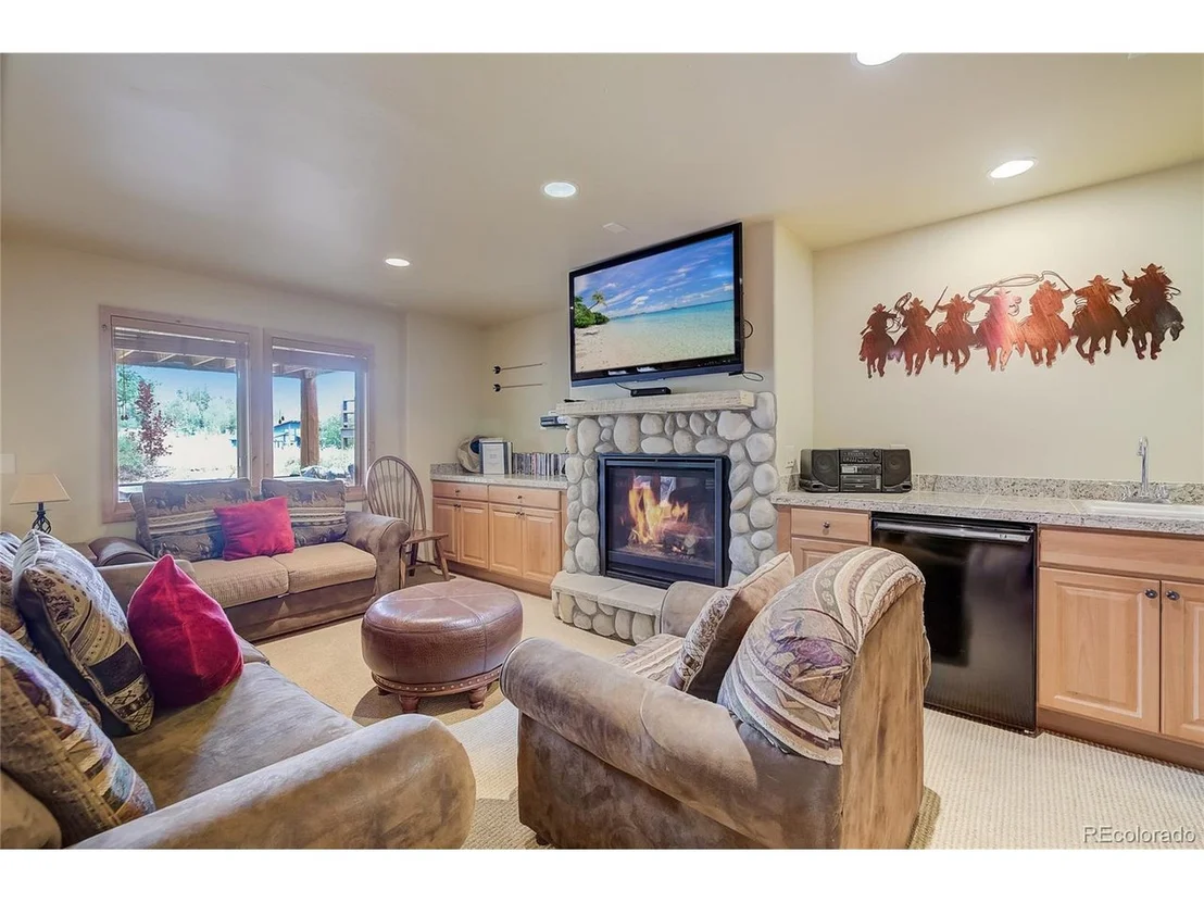 Photo of 406 Kestrel Ln