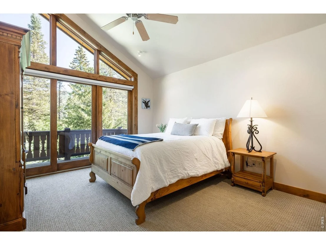 Photo of 4920 Juniper Ln