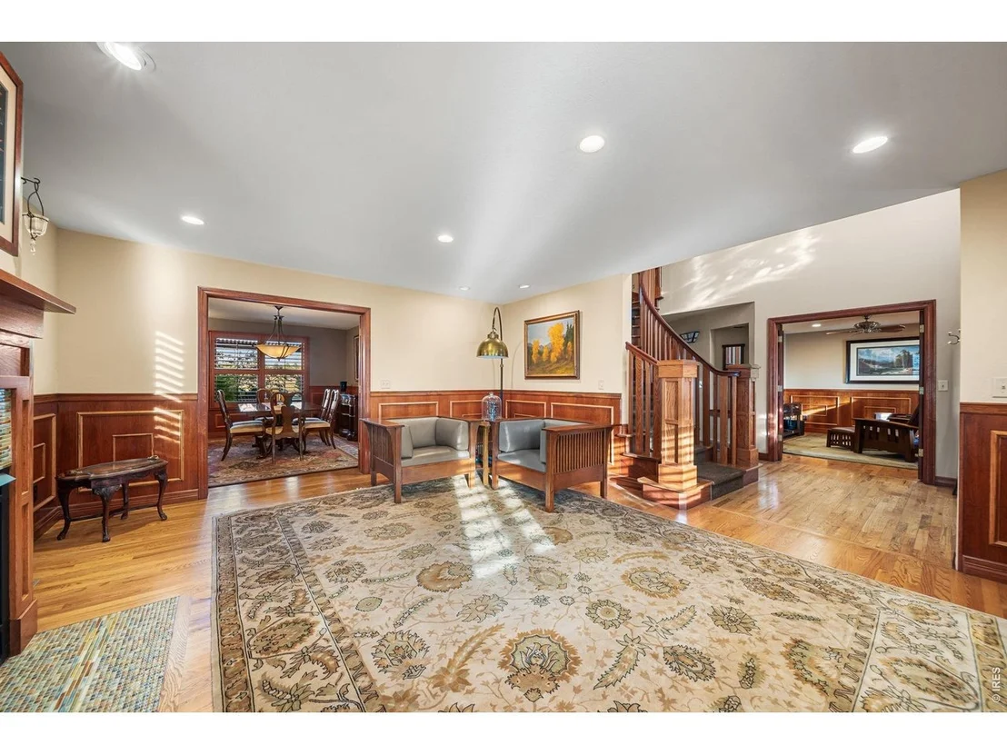 Photo of 2900 Spring Mountain Dr